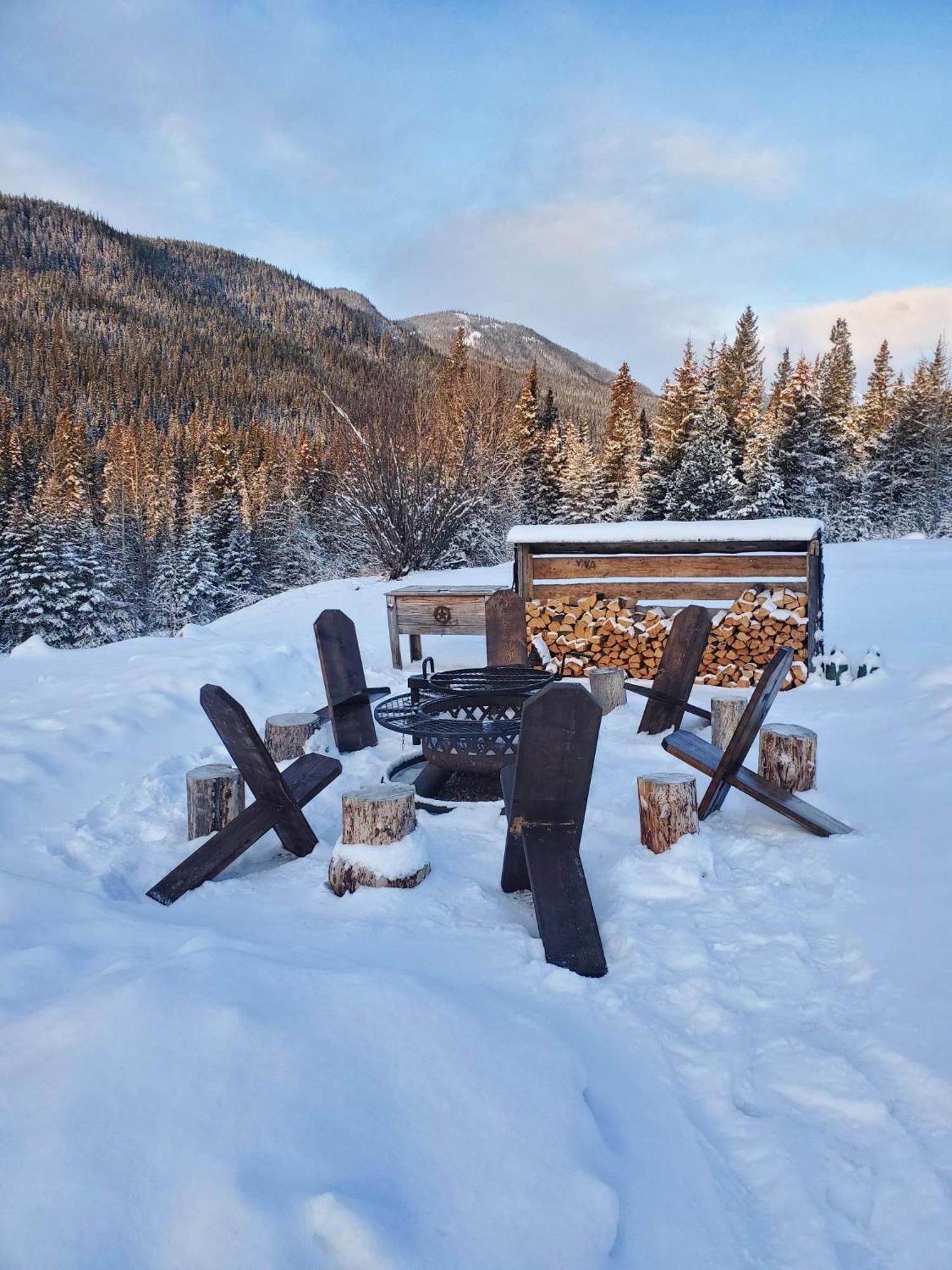 Rocky Mountain Escape Dome & Log Cabin Rentals - Rock Lake Rock Lake Lodge Provincial Park Экстерьер фото