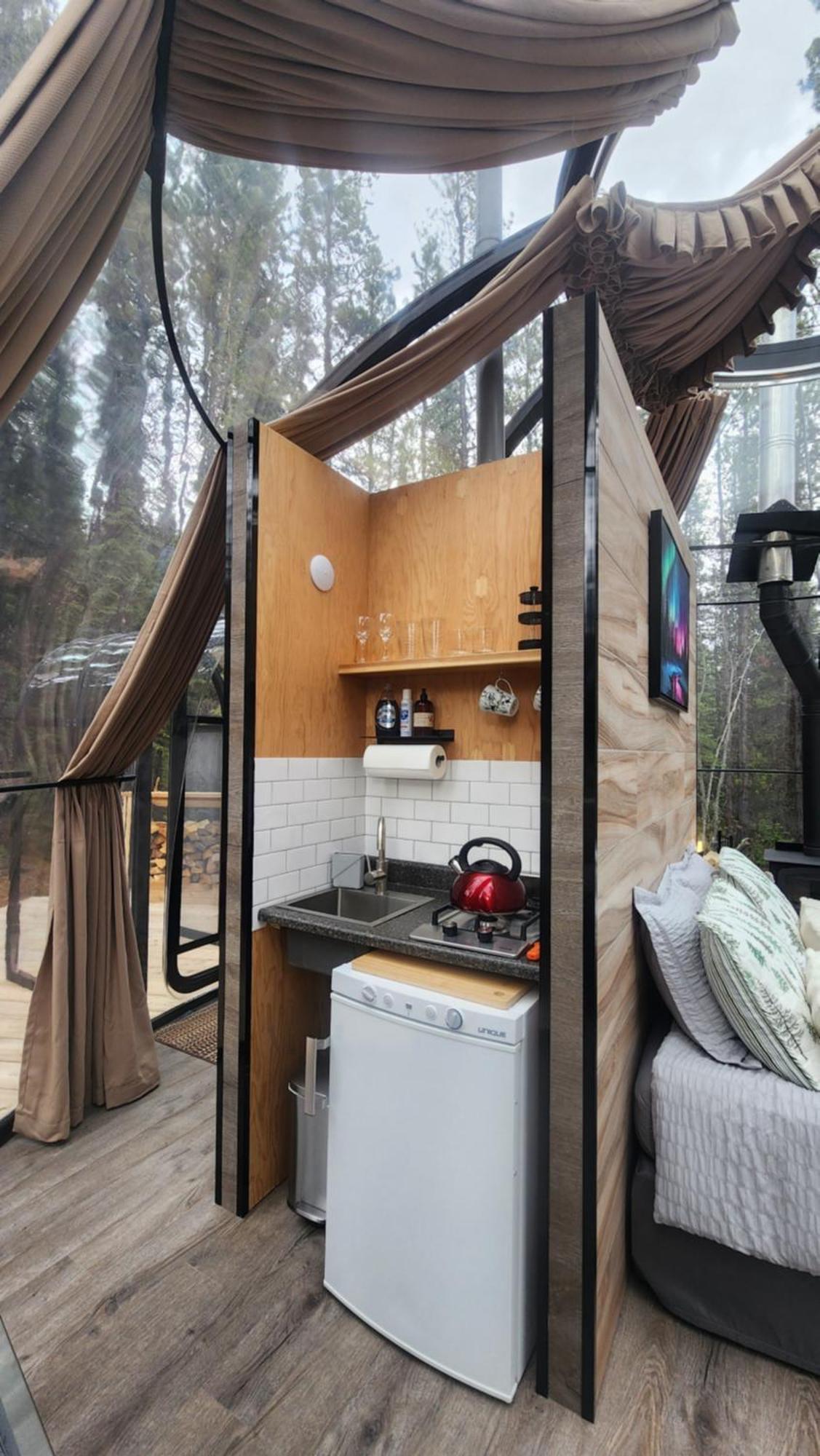Rocky Mountain Escape Dome & Log Cabin Rentals - Rock Lake Rock Lake Lodge Provincial Park Экстерьер фото